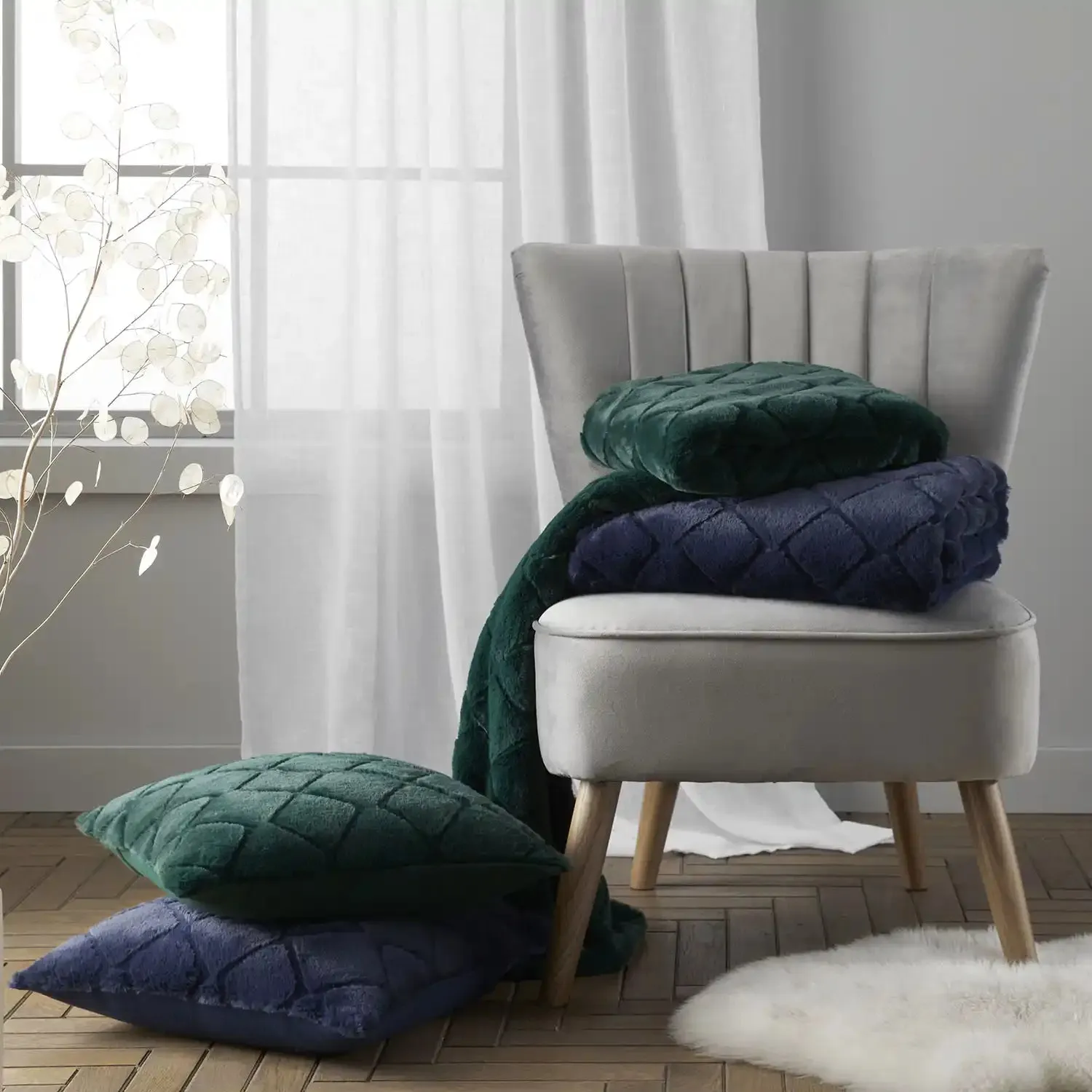 Cosy Diamond Cushion X43 - Navy