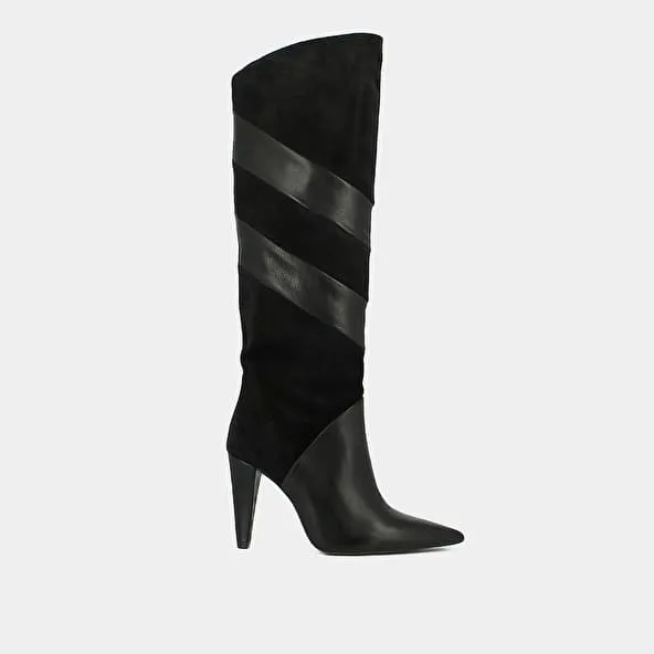 High boots with pointed toes in black suede and leather