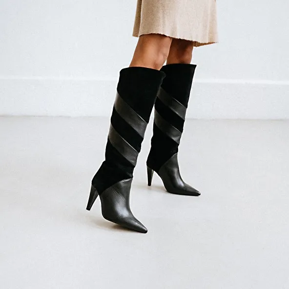 High boots with pointed toes in black suede and leather