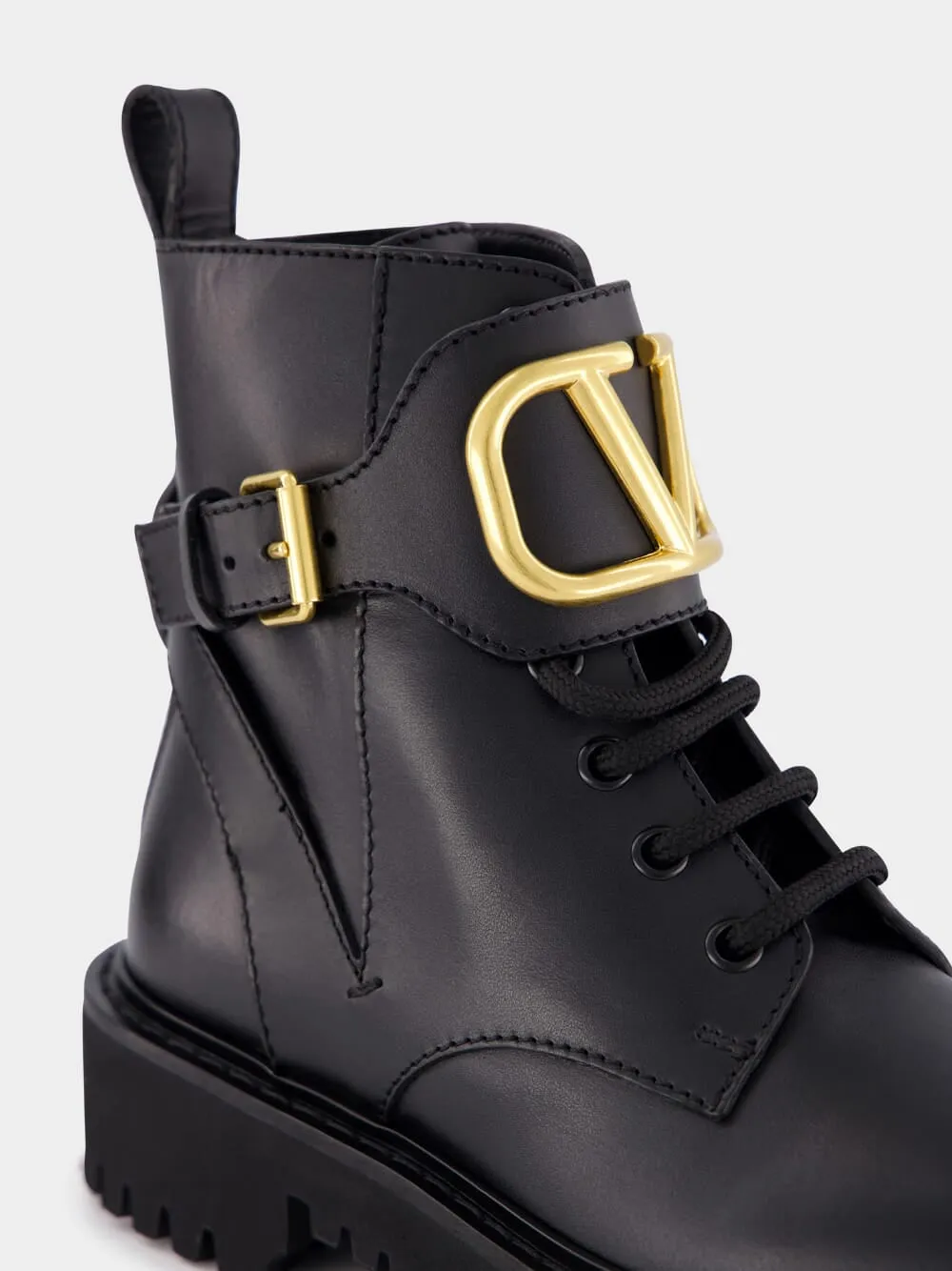 VLogo Signature Leather Boots